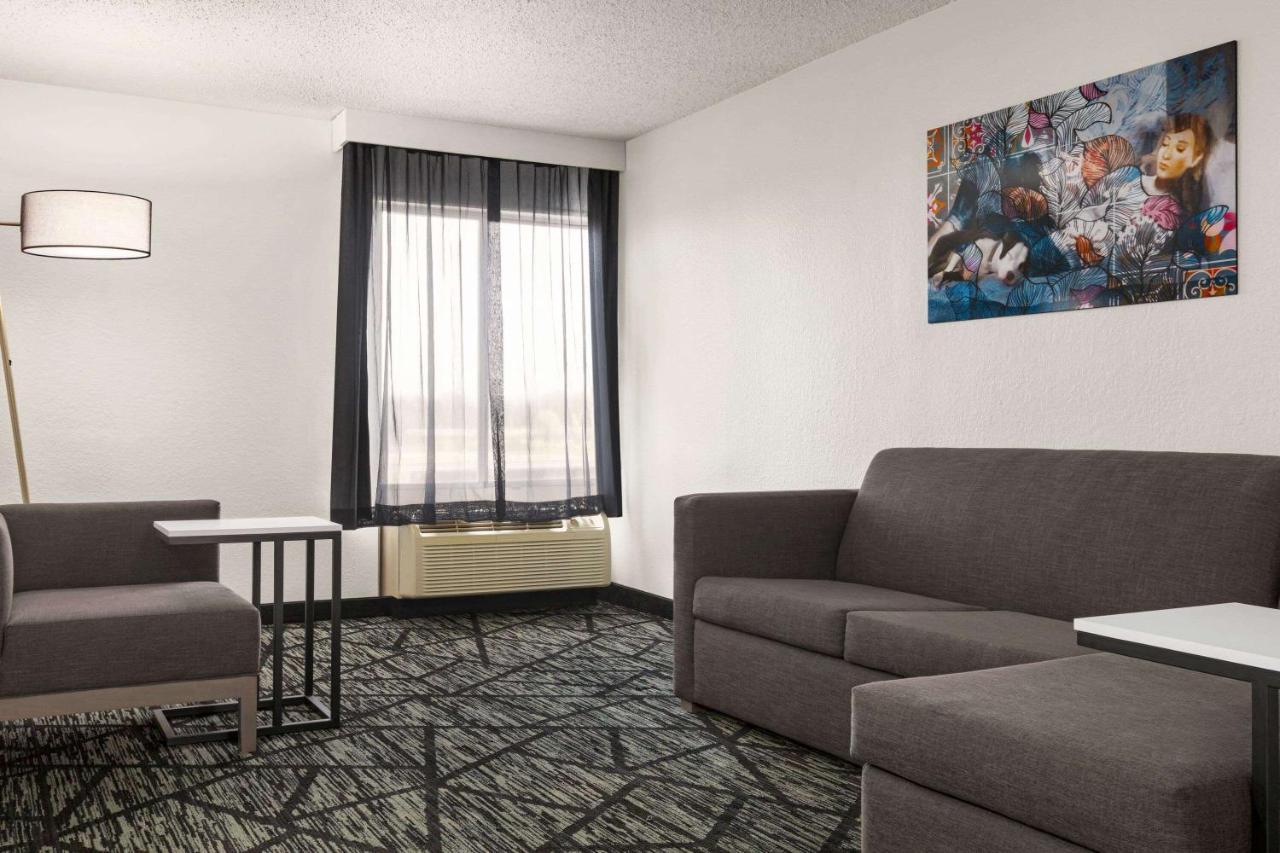 La Quinta By Wyndham Cleveland Airport West Hotel North Olmsted