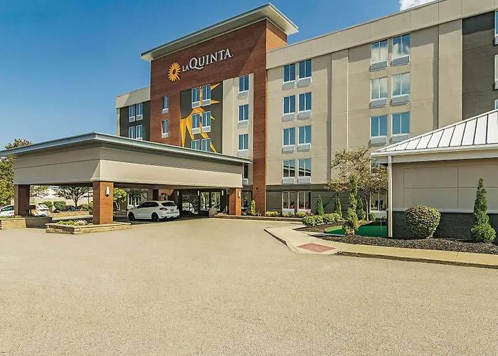 La Quinta By Wyndham Cleveland Airport West