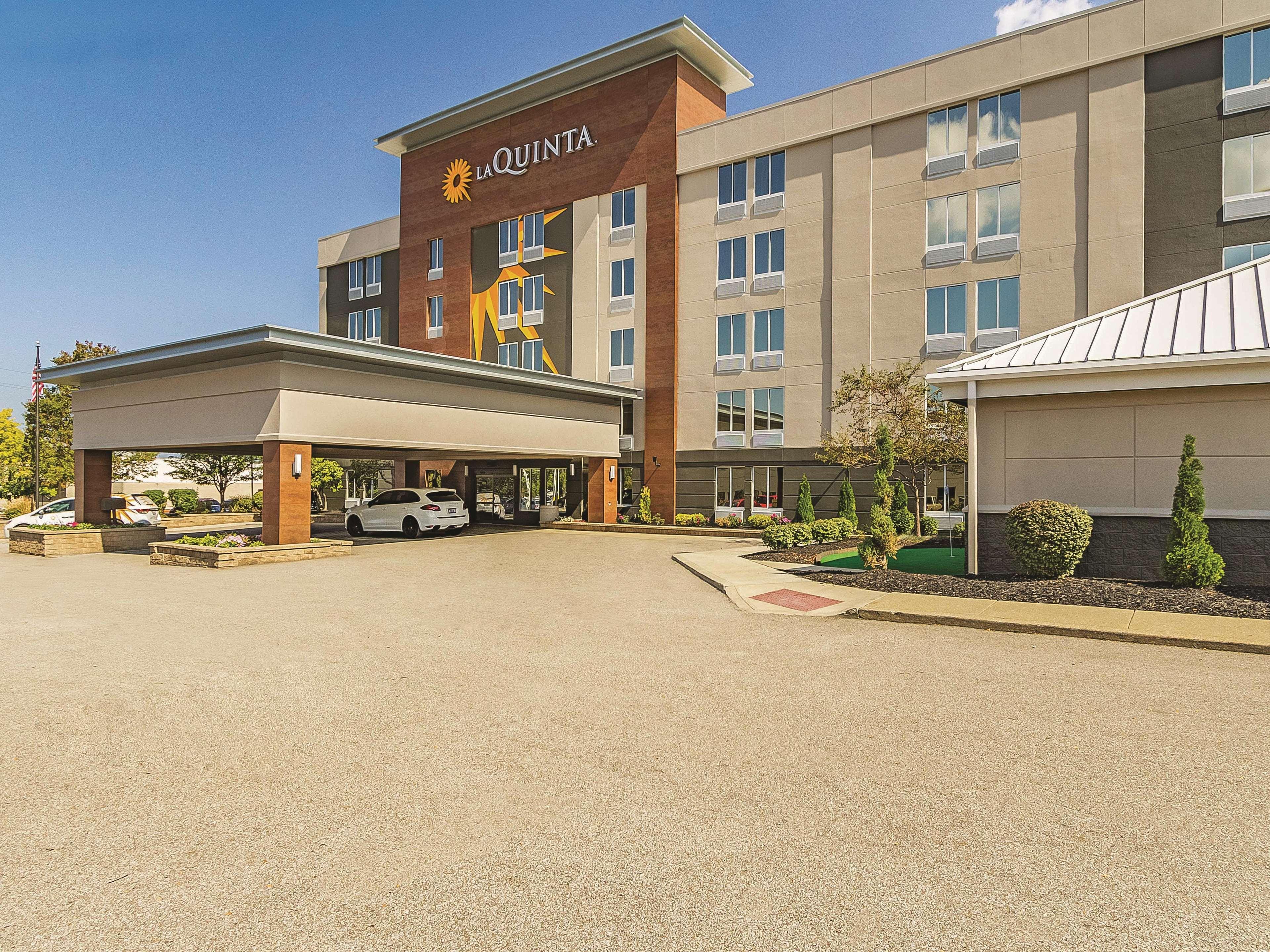 Hotel La Quinta By Wyndham Cleveland Airport West