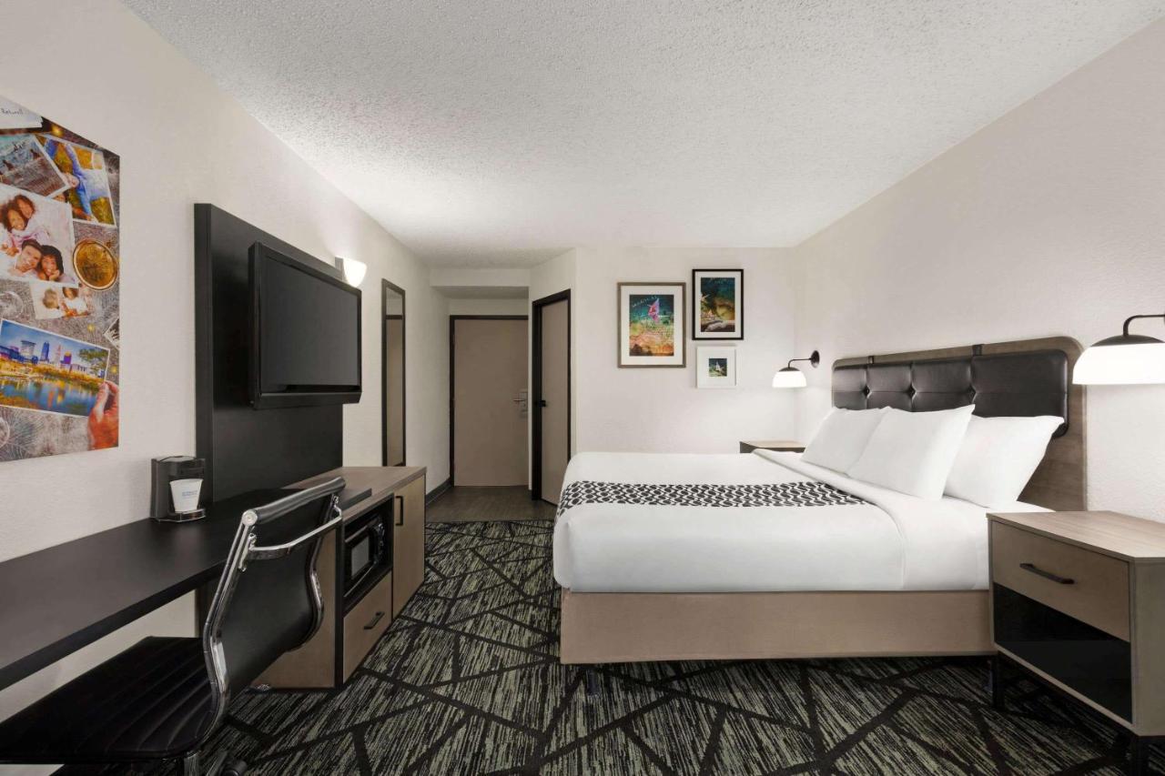 Hotel La Quinta By Wyndham Cleveland Airport West North Olmsted